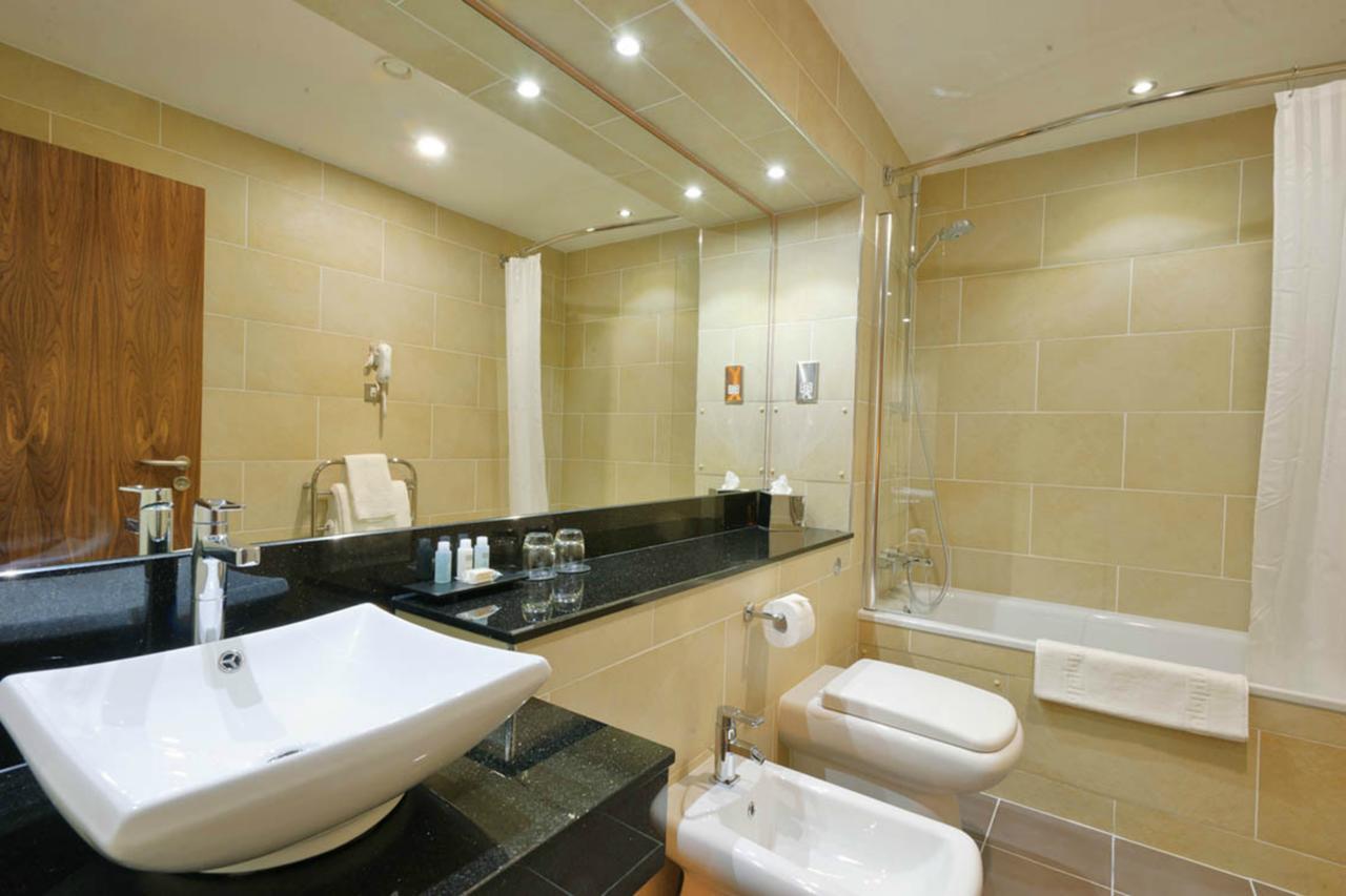 Rox Hotel Aberdeen By Compass Hospitality Exterior photo